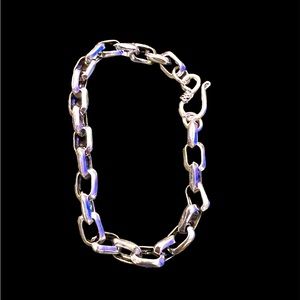 7” women’s silver tone bracelet NWT